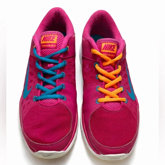 Nike Training Pink Sneakers – Colorful Laces – Comfortable Athletic Shoes - Picture 2 of 6